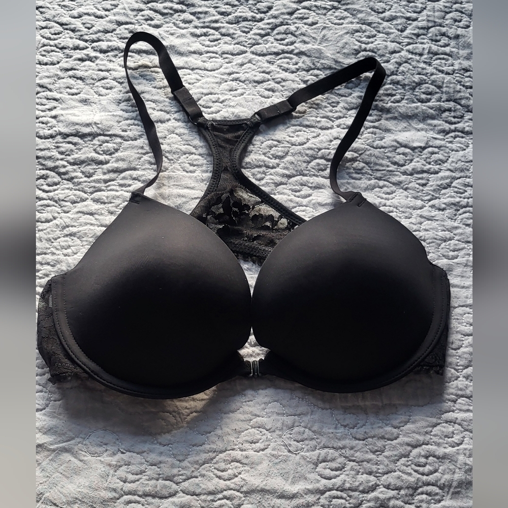 2 DKNY Monochrome Lace Accent Bra
